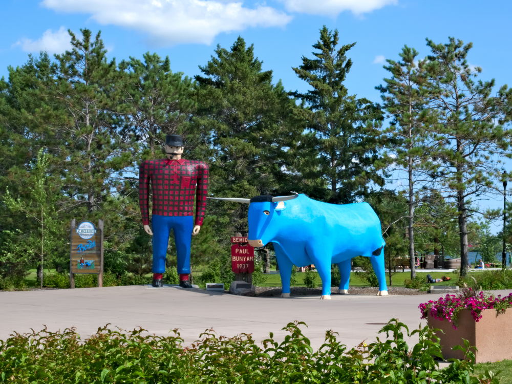 Paul Bunyon and Babe the Blue Ox Bemidji, Minnesota