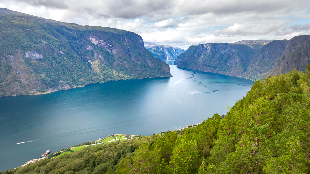 Nærøyfjord Sceneries During Summer and Cruise Tour