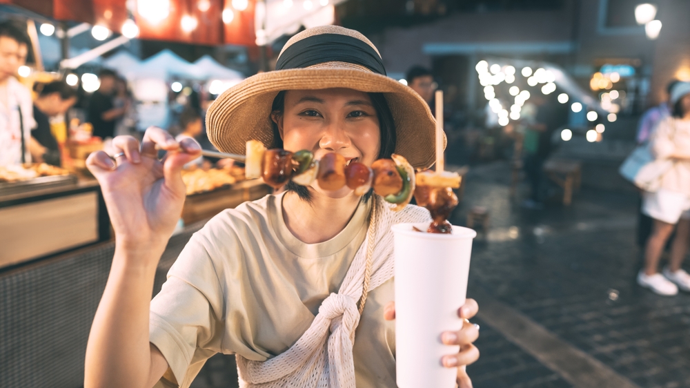 People travel and eating street food concept. 